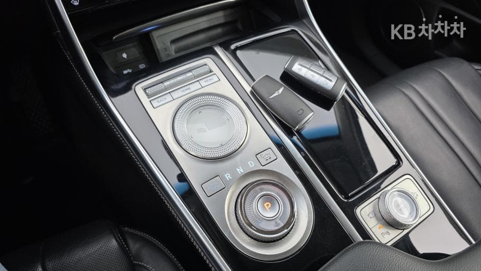 Genesis GV802.5 Turbo Gasoline 2WD - 22