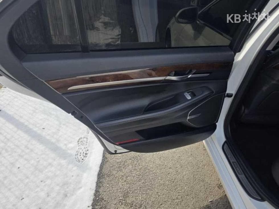 Genesis EQ9003.8 GDI AWD Premium Luxury - 8