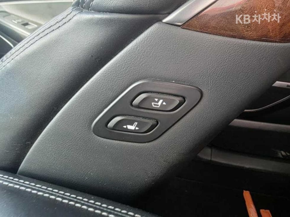 Genesis EQ9003.8 GDI AWD Premium Luxury - 9