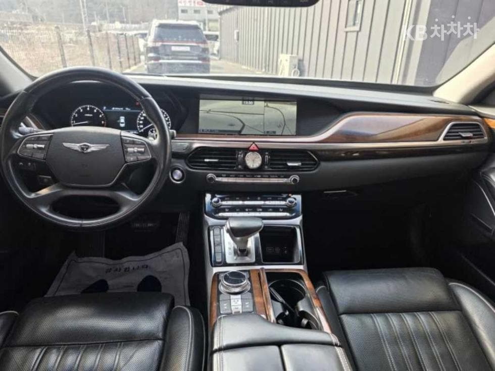 Genesis EQ9003.8 GDI AWD Premium Luxury - 10