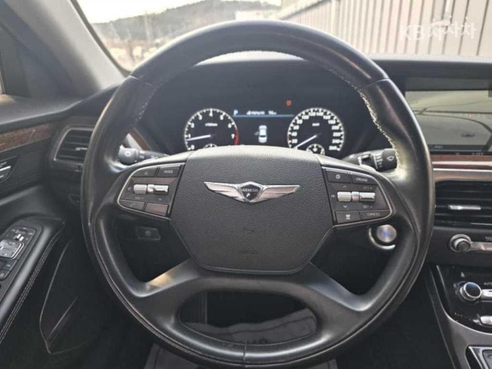 Genesis EQ9003.8 GDI AWD Premium Luxury - 11