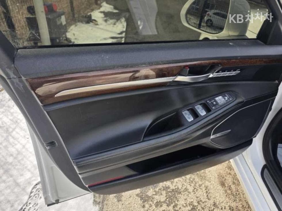 Genesis EQ9003.8 GDI AWD Premium Luxury - 12