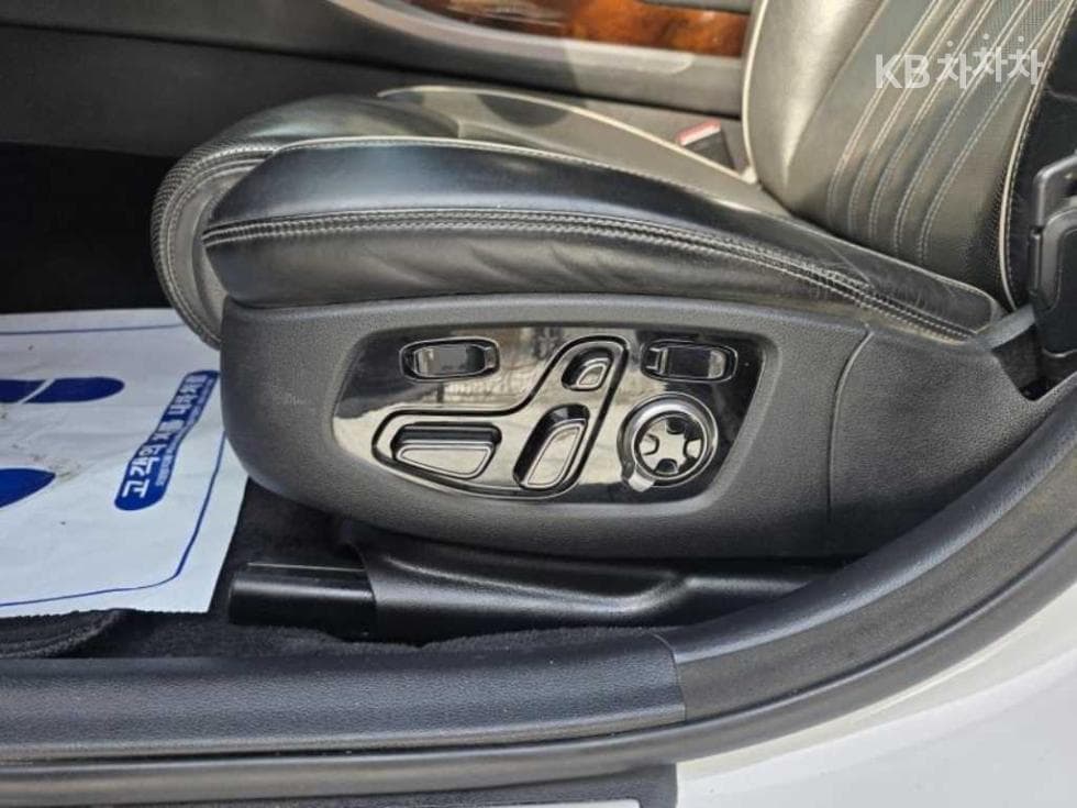 Genesis EQ9003.8 GDI AWD Premium Luxury - 14