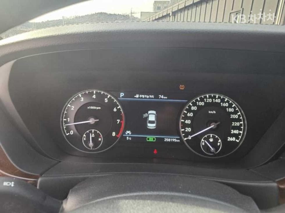 Genesis EQ9003.8 GDI AWD Premium Luxury - 16