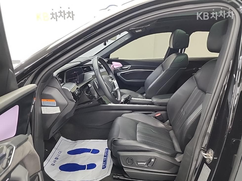 Audi e-tron55 Quattro Sportback Standard - 11