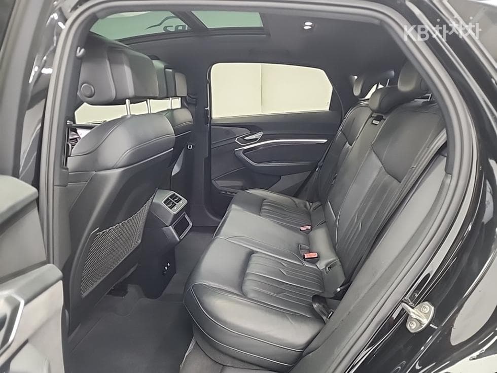 Audi e-tron55 Quattro Sportback Standard - 12