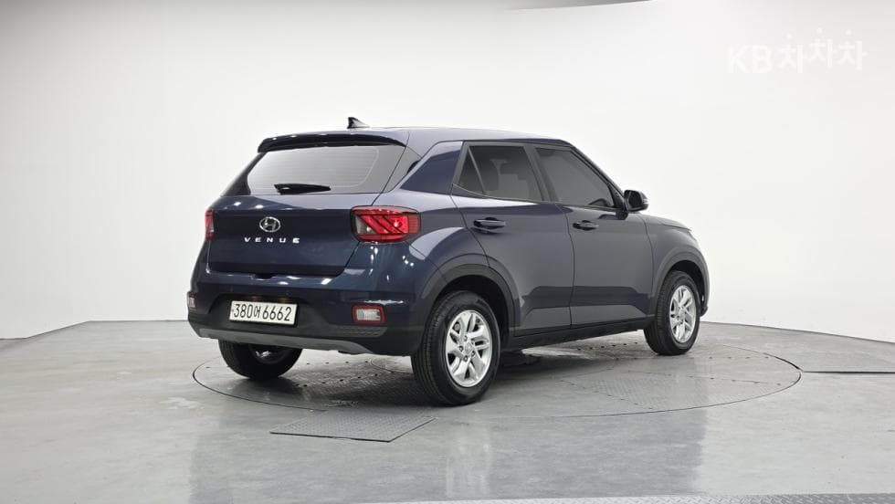 Hyundai VenueGasoline 1.6 Premium - 2