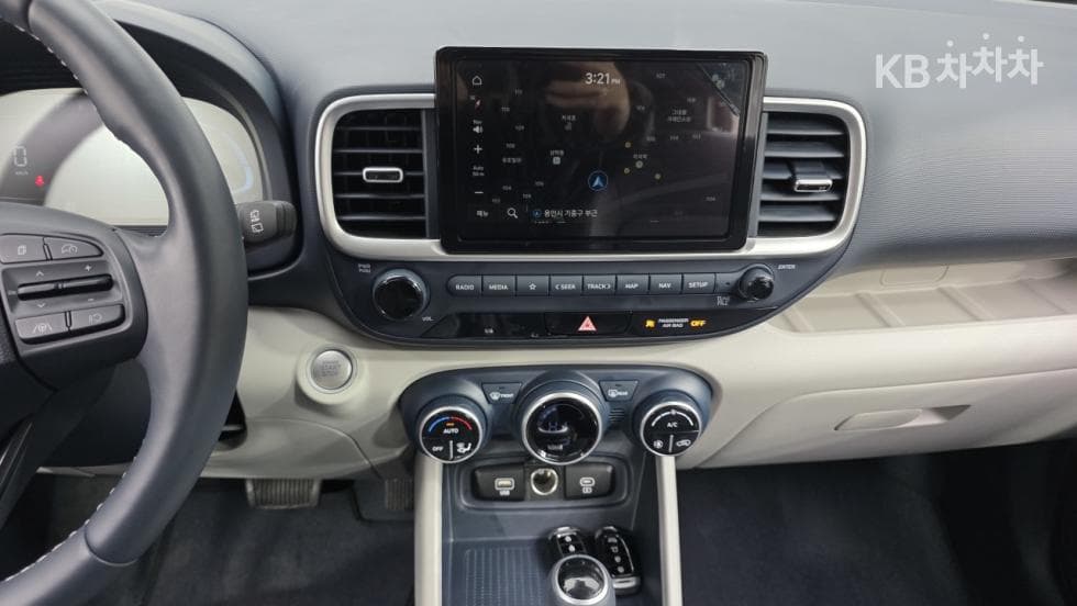 Hyundai VenueGasoline 1.6 Premium - 7