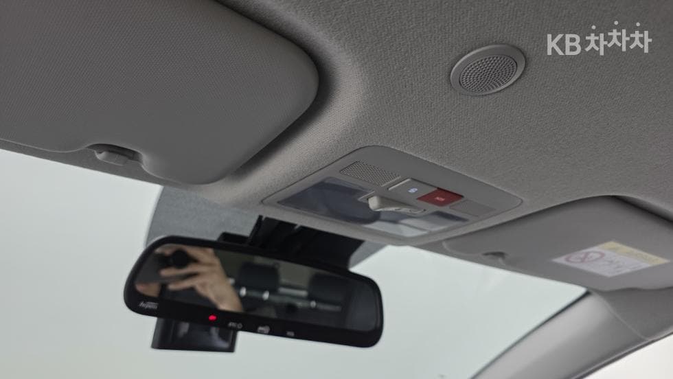 Hyundai VenueGasoline 1.6 Premium - 12