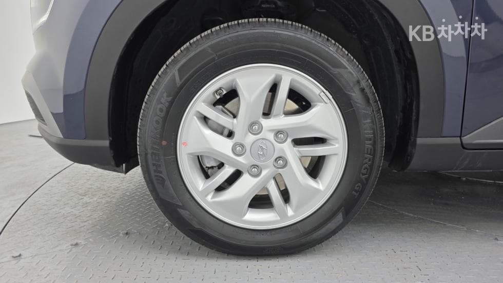 Hyundai VenueGasoline 1.6 Premium - 16