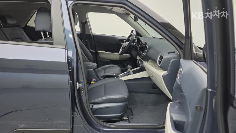 Hyundai VenueGasoline 1.6 Premium - 17