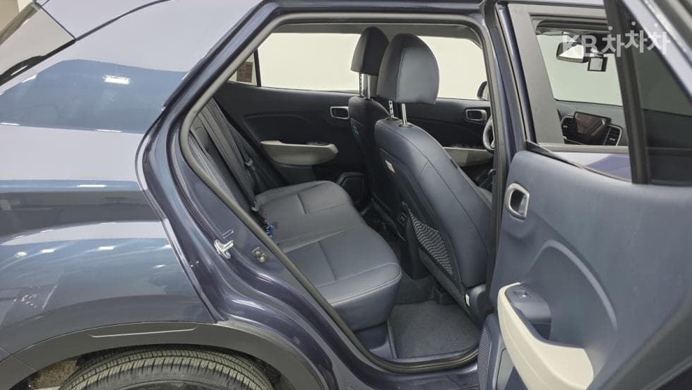 Hyundai VenueGasoline 1.6 Premium - 18