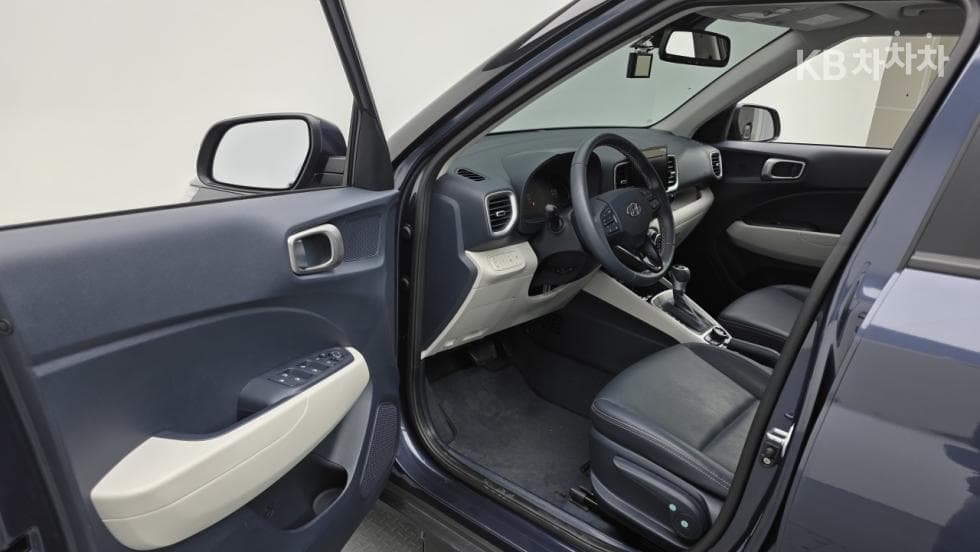 Hyundai VenueGasoline 1.6 Premium - 20