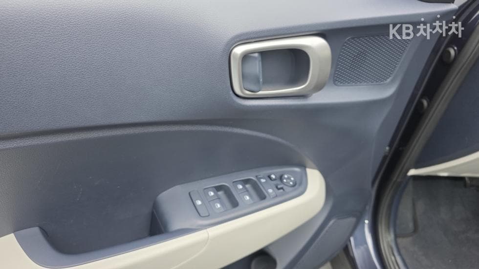 Hyundai VenueGasoline 1.6 Premium - 21