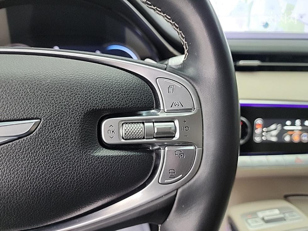 Дженезис GV70Бензин 2.5T 2WD - 17