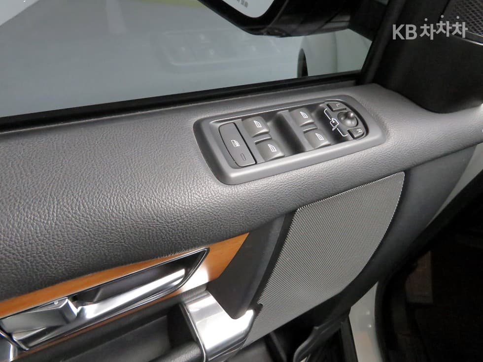 Land Rover 디스커버리43.0 SDV6 HSE Standard - 16