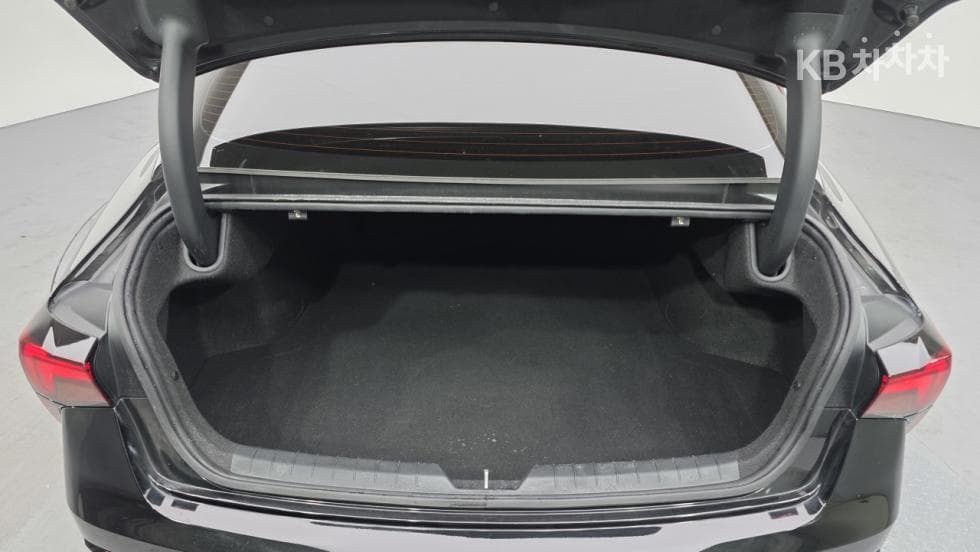 Kia K5 3rd Gen2.0 Gasoline Prestige - 13