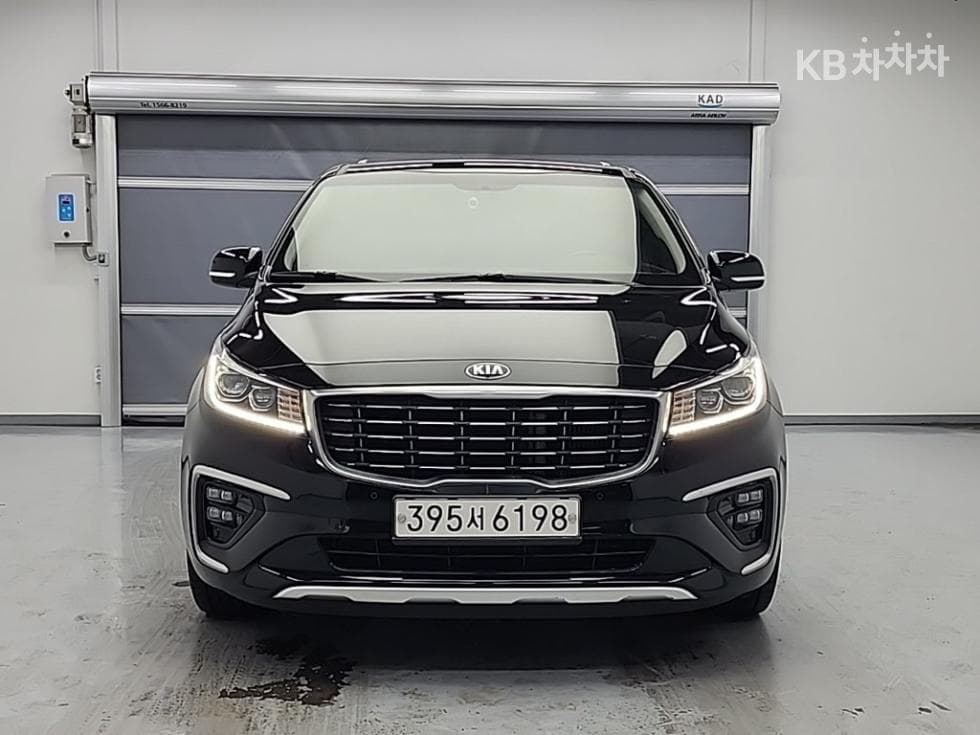 Kia The New (facelift) Carnival9-seater 2.2 Diesel Luxury - 2