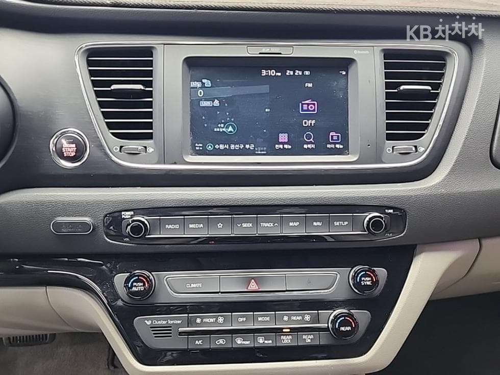 Kia The New (facelift) Carnival9-seater 2.2 Diesel Luxury - 10