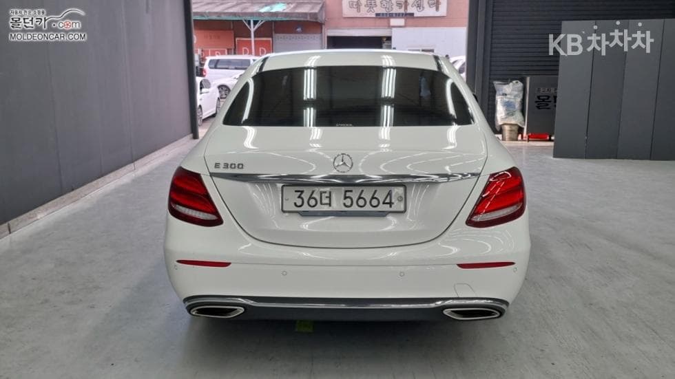 Mercedes-Benz E-Клас (W213)E300 Avantgarde - 4