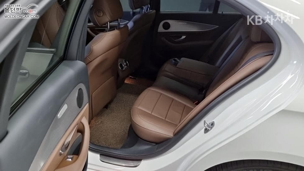 Mercedes-Benz E-Клас (W213)E300 Avantgarde - 10