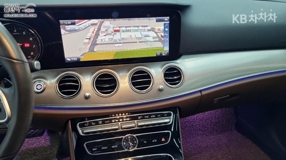 Mercedes-Benz E-Клас (W213)E300 Avantgarde - 12