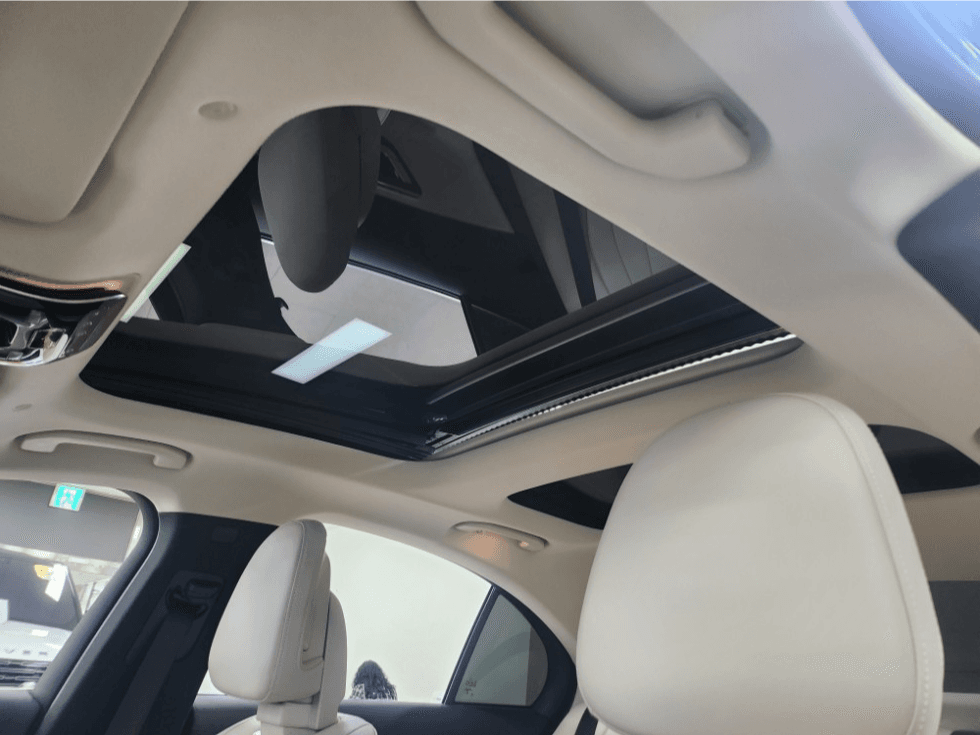 Mercedes-Benz E-클래스 (W214)E200 Avantgrade - 24