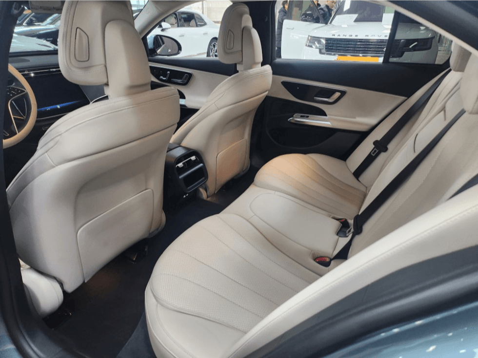 Mercedes-Benz E-클래스 (W214)E200 Avantgrade - 27