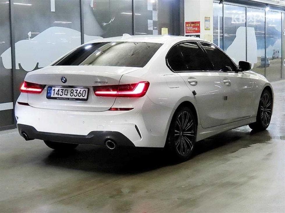 BMW 3 Series (G20)320i M Sport - 4