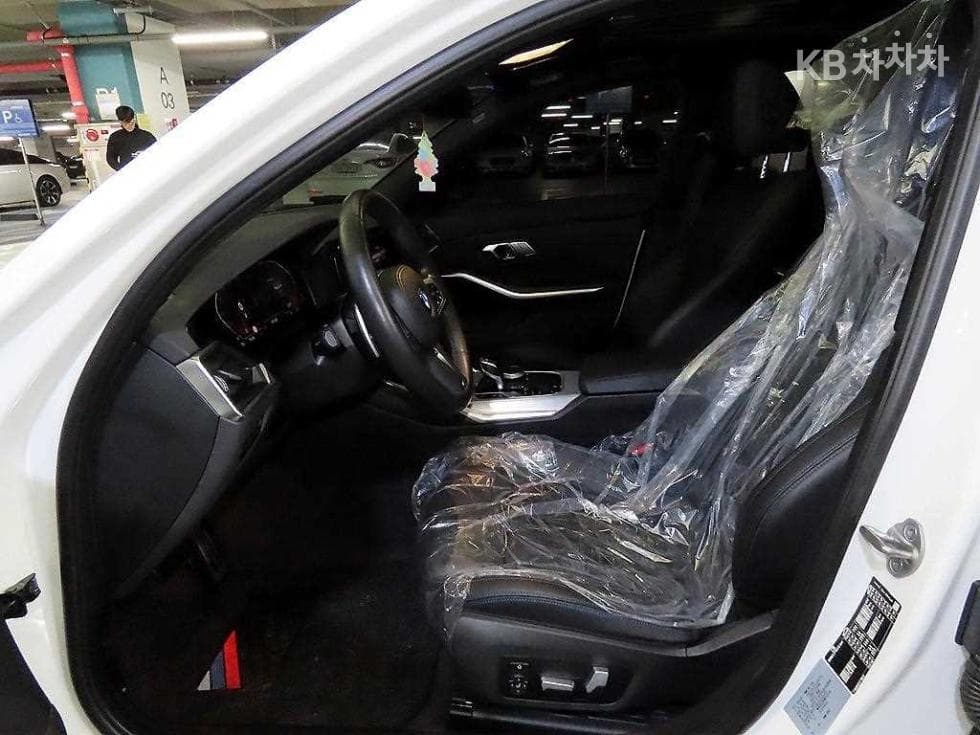 BMW 3 Series (G20)320i M Sport - 6