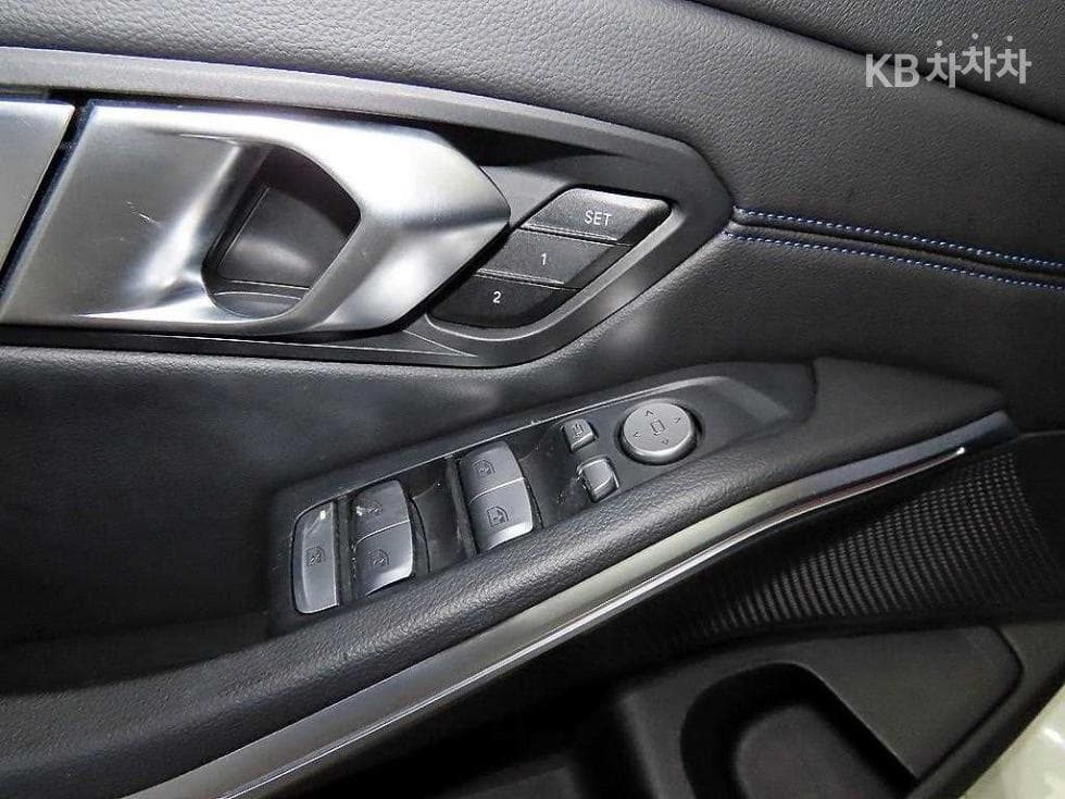 BMW 3 Series (G20)320i M Sport - 13