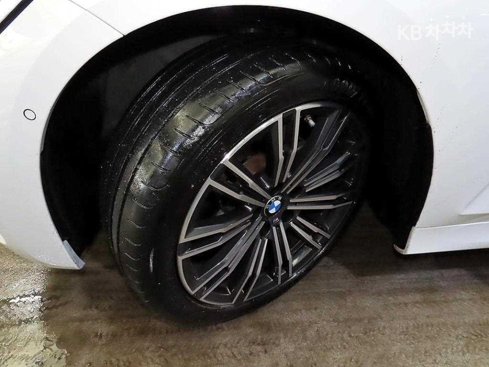 BMW 3 Series (G20)320i M Sport - 20