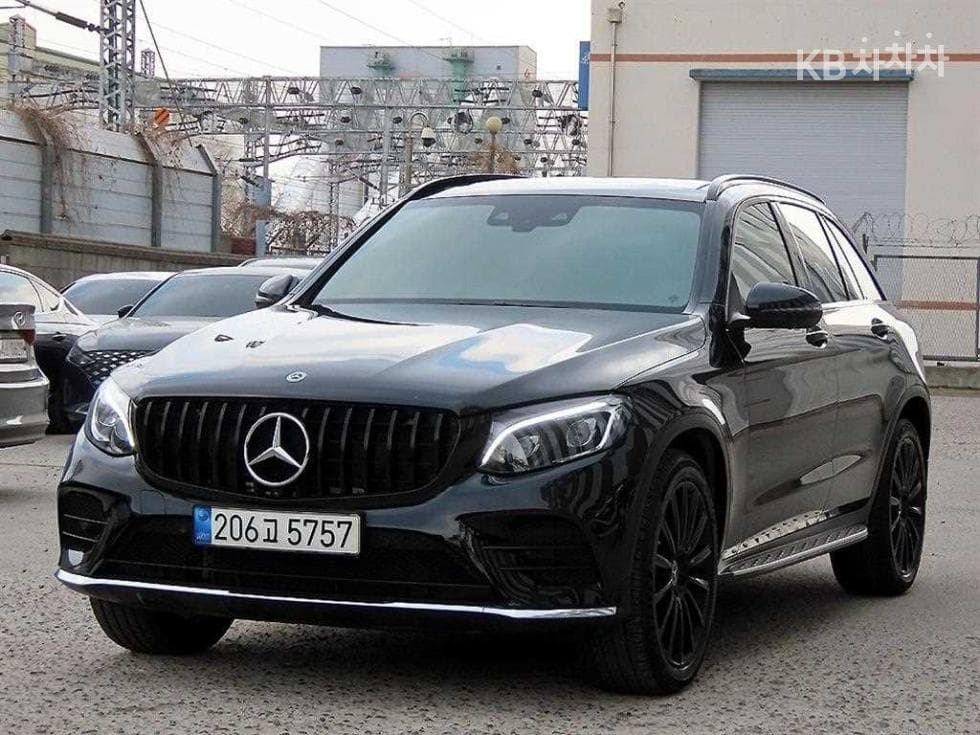 Mercedes-Benz GLC(X253) 300 4Matic AMG Line - Image 1