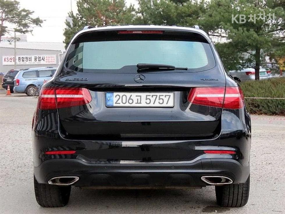 Mercedes-Benz GLC(X253)300 4Matic AMG Line - 4
