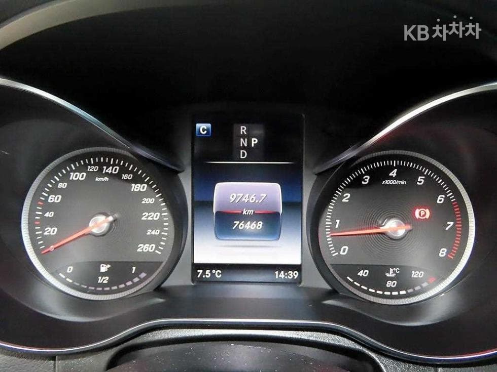 Mercedes-Benz GLC(X253)300 4Matic AMG Line - 9