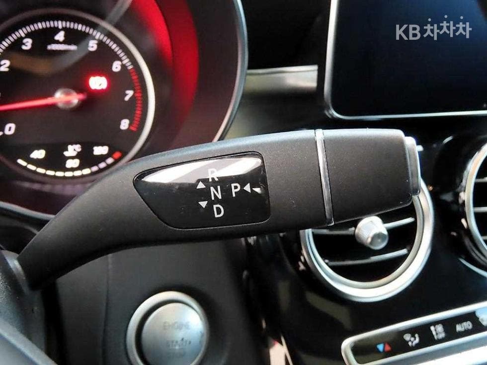 Mercedes-Benz GLC(X253)300 4Matic AMG Line - 11