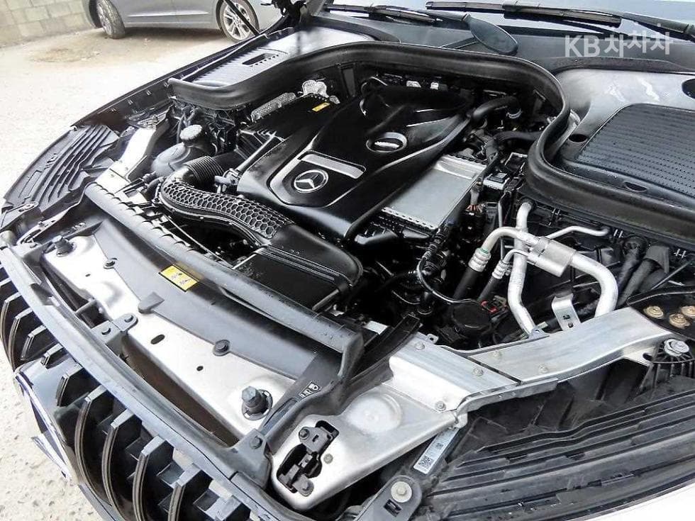 Mercedes-Benz GLC(X253)300 4Matic AMG Line - 19