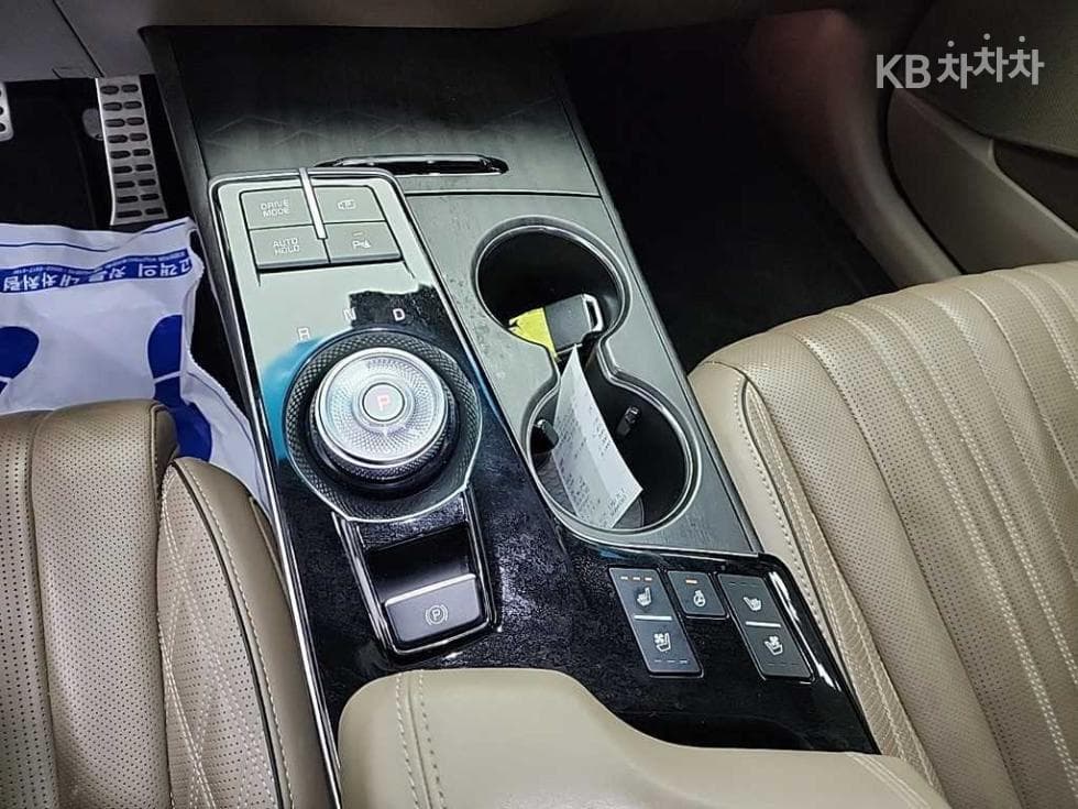 Kia K83.5 Gasoline Signature - 8