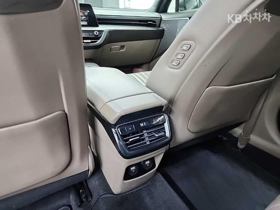 Kia K83.5 Gasoline Signature - 13
