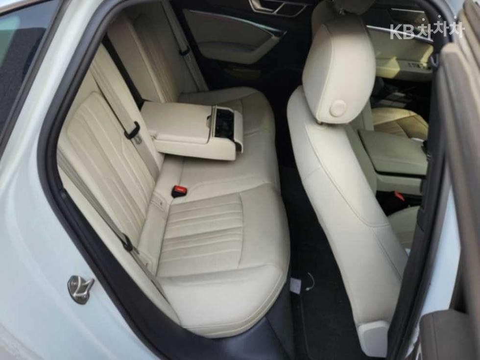 Audi A6(C8)40 Turbo Diesel Injection Quattro Premium - 8