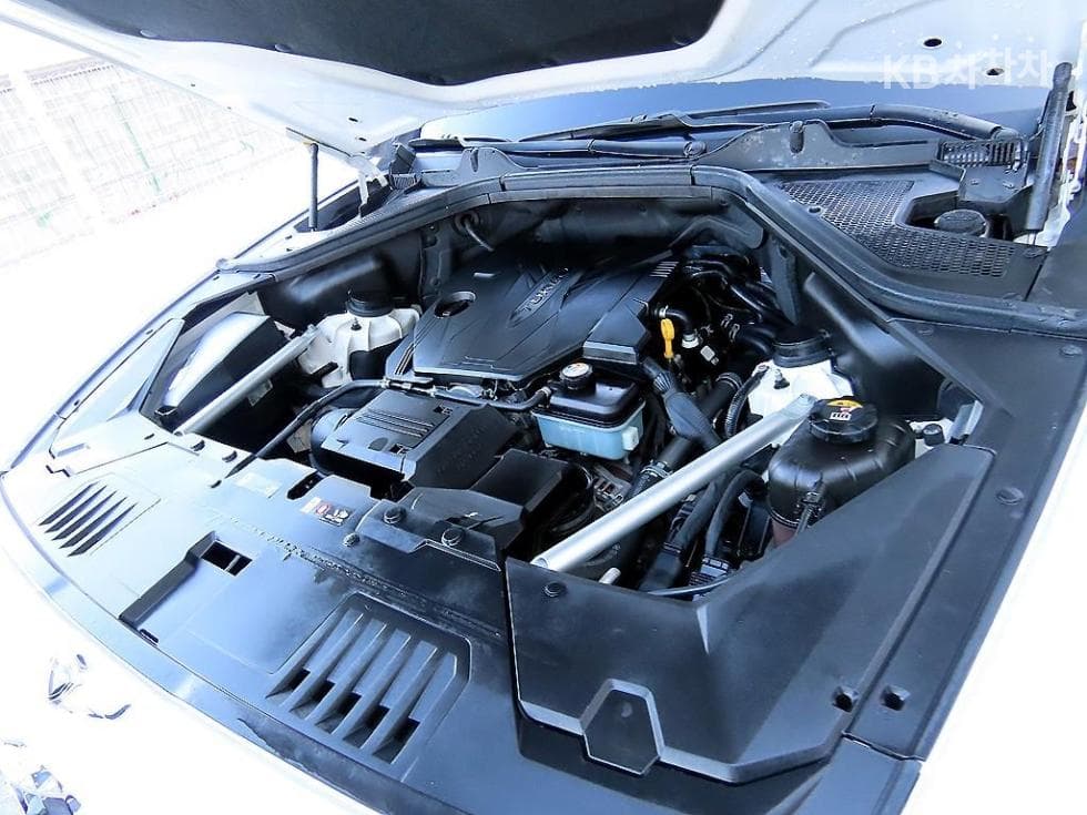 Genesis GV802.5 Turbo Gasoline AWD - 20