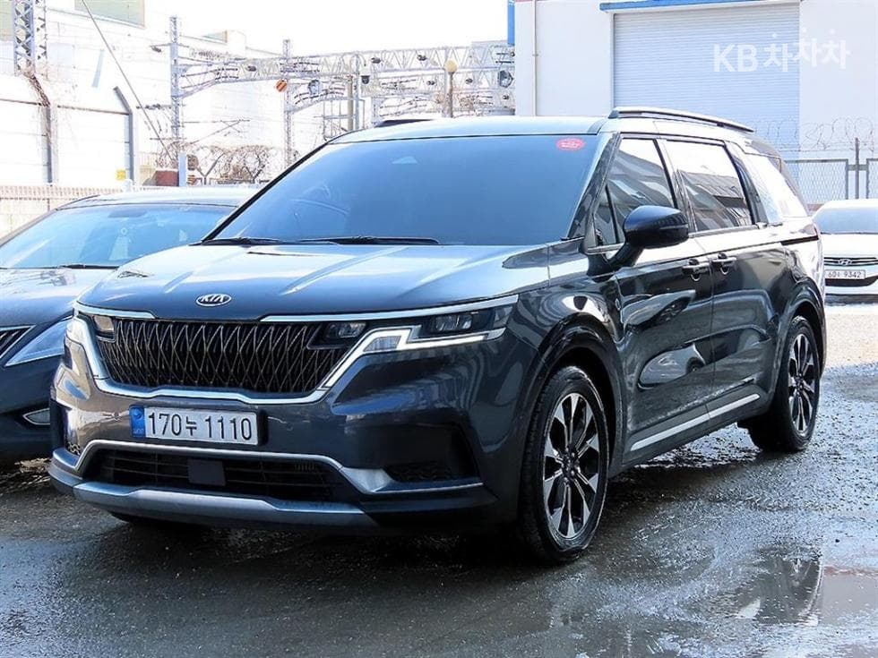 Kia Carnival 4th generation D2.2 7-seater (Limousine) Noblesse - Image 1