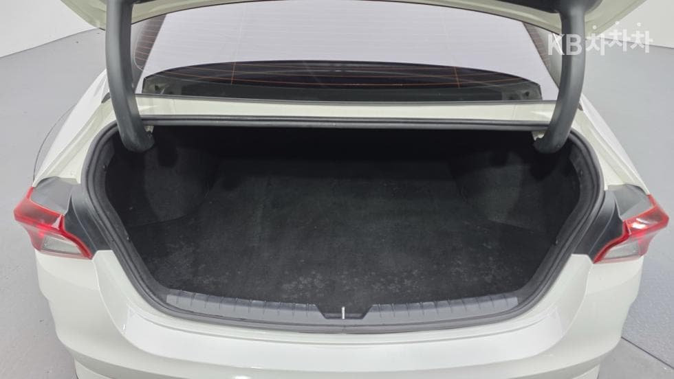 Kia K5 3rd Gen2.0 Gasoline Prestige - 13