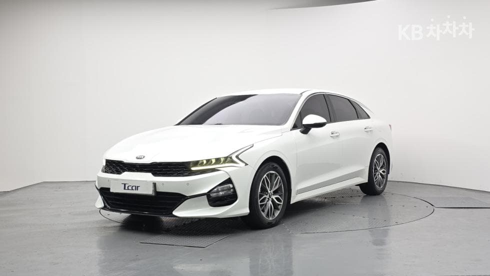 Kia K5 3rd Gen 2.0 Gasoline Noblesse - Image 1