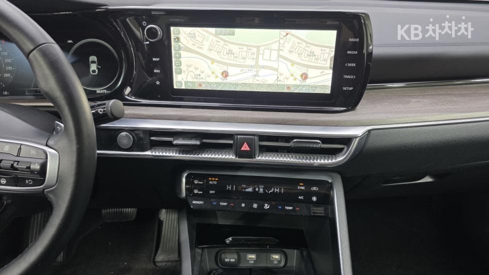 Kia K5 3rd Gen2.0 Gasoline Noblesse - 10