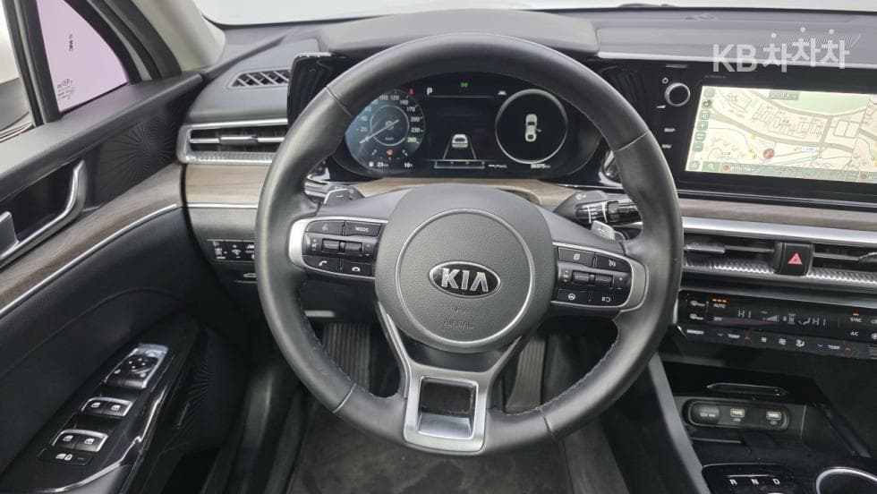 Kia K5 3rd Gen2.0 Gasoline Noblesse - 11