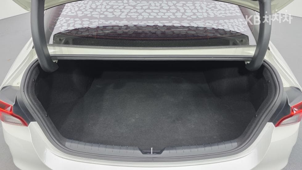 Kia K5 3rd Gen2.0 Gasoline Noblesse - 12