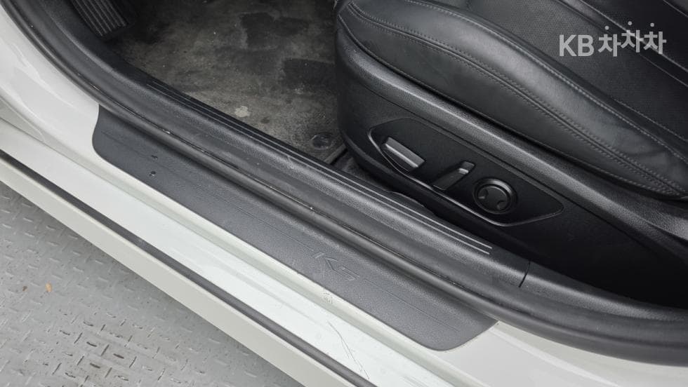 Kia K5 3rd Gen2.0 Gasoline Noblesse - 15