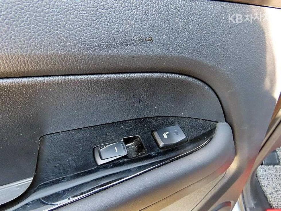 KG Mobility New Rexton 스포츠2.2 AWD 쿨멘 Prestige - 15