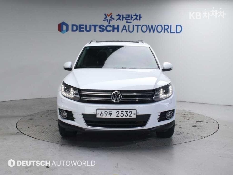 Volkswagen New Tiguan2.0 Turbo Diesel Injection Premium 5N - 3